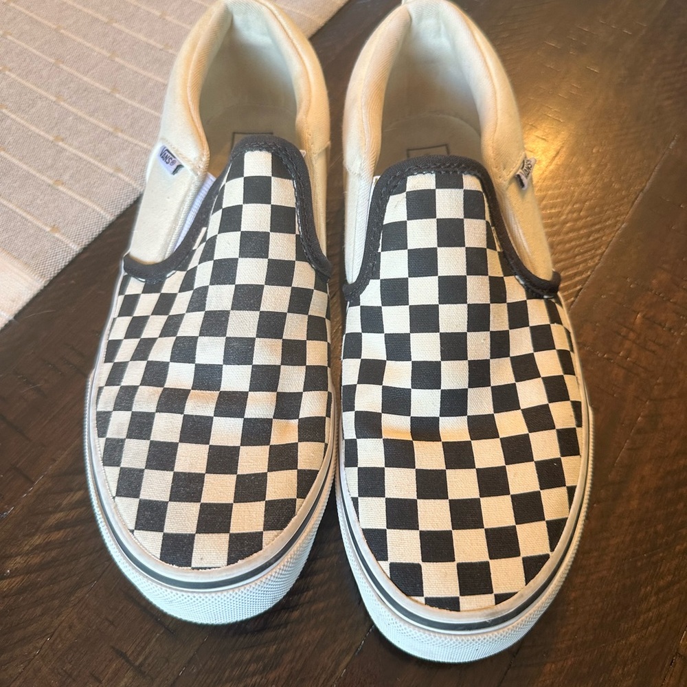 Vans- Checkered Slip-On Sneakers